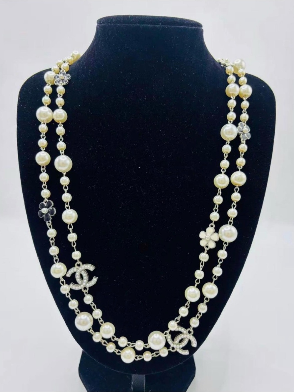 Fashion designer Double-Strand Pearl Necklace with Silver-Tone Logos brand new